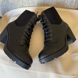Zigi Soho Black Lace-Up Chunky Heel Ankle Boots